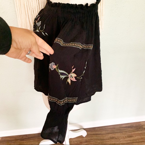 American Eagle Outfitters off shoulder top - Picture 5 of 9